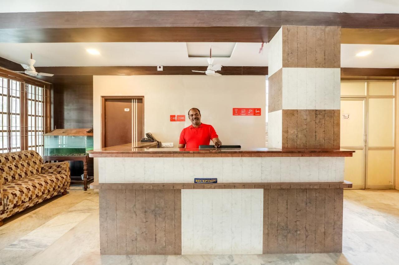 Oyo 61247 Hotel Vijayalakshmi Тируппур Экстерьер фото